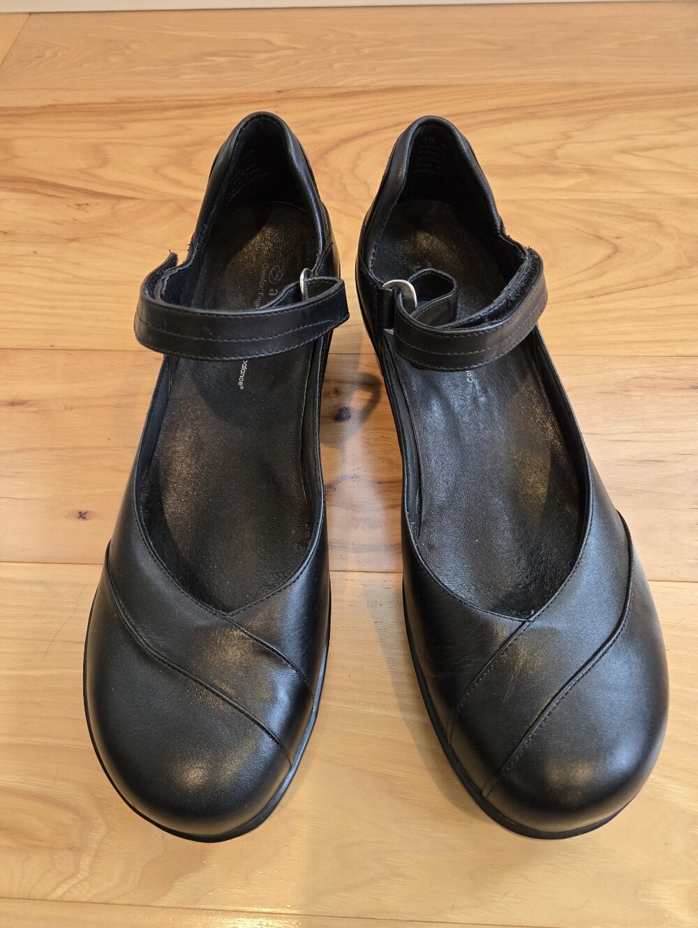 Aravon By New Balance Black Mary Jane Strap Shoes for Women Size:10